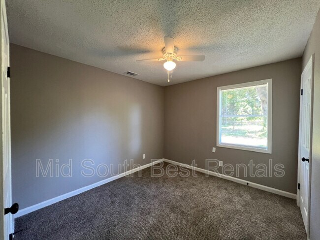 Building Photo - 4034 Knight Arnold Rd