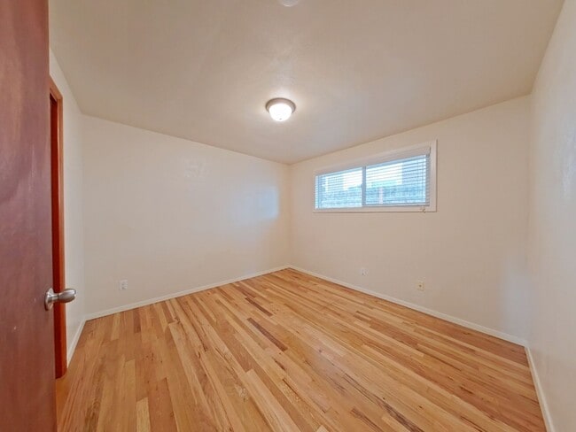Building Photo - FALL SPECIAL ~ $735 OFF FIRST MONTH RENT