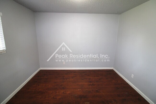 Building Photo - 5914 Del Campo Ln