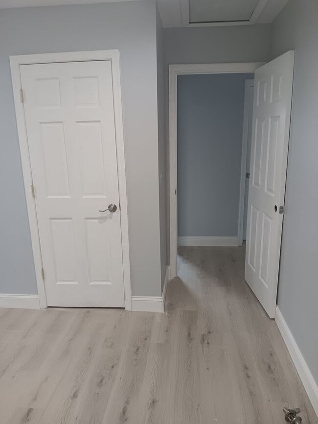 Building Photo - Renovated 3 Bed 2 Bath Single-Family Home ...