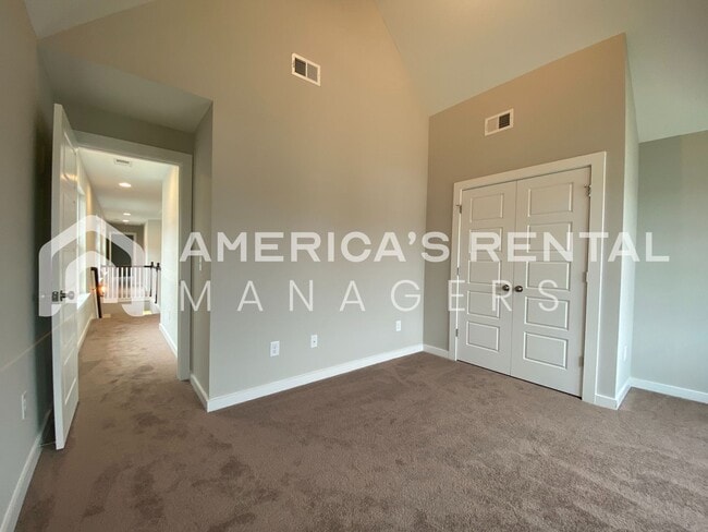 Building Photo - 179 Creek Run Way