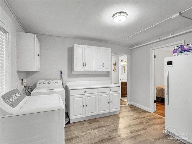 Building Photo - 1007 W Wright St