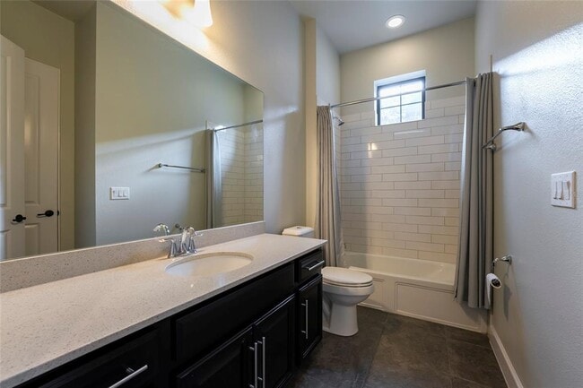 Building Photo - 8376 Via Vittoria Way