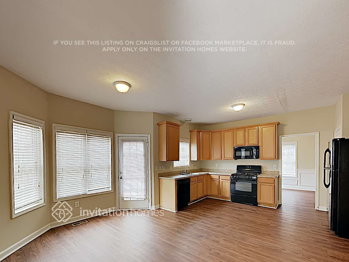 Building Photo - 3145 Claridge Dr SW