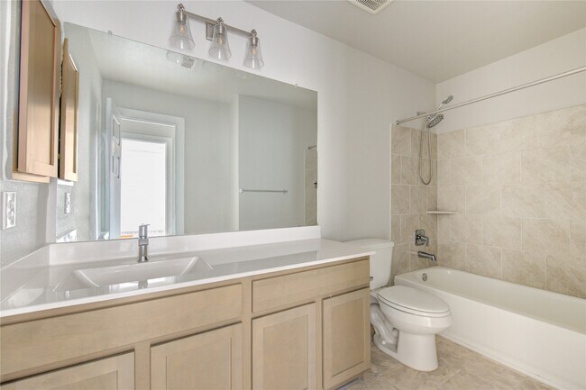 Building Photo - 2215 Emerald Diamond Ct