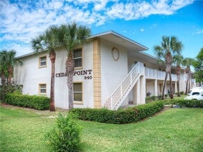 Building Photo - 2 Bedroom, 2 Bath Condo in Cedar Point Holly Hill