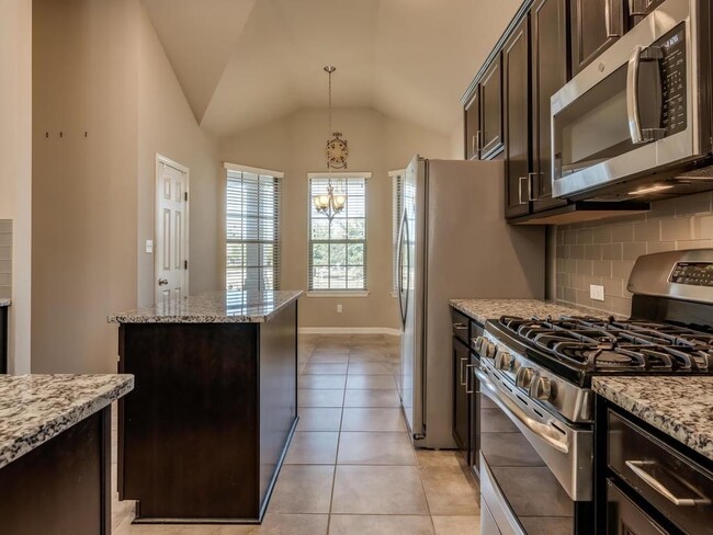 Building Photo - 2104 Granite Hill Dr