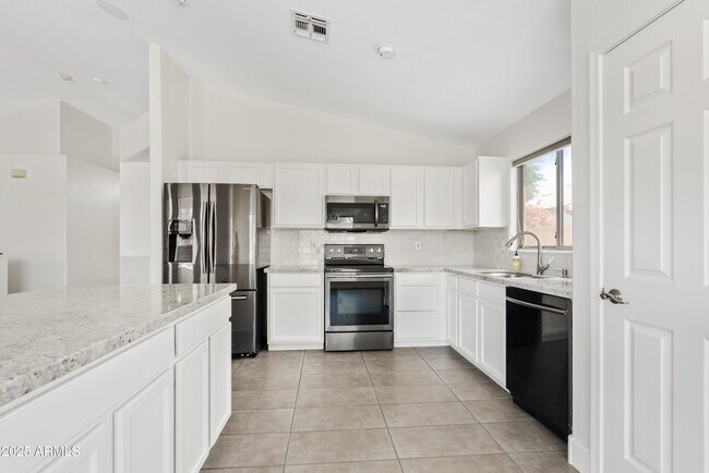 Building Photo - 3373 E Flamingo Ct