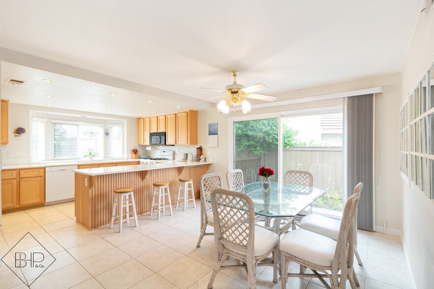Kitchen and Dining Area - 1987 Willow Ridge Dr