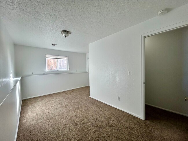 Building Photo - Completely Remodeled Home for Rent in Northwest Longmont