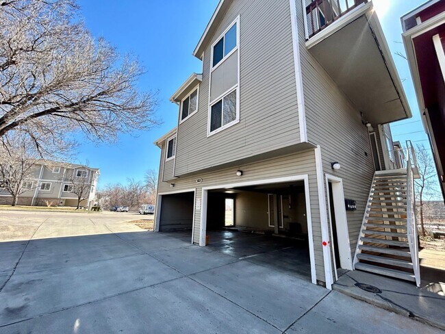 Building Photo - 2-Bedroom Condo in Northeast Boulder's Kin...