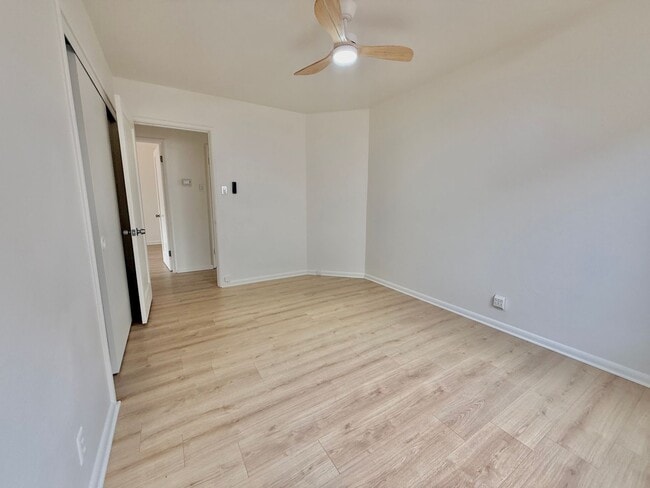 Building Photo - Updated El Cerrito Home with New Kitchen Appliances, Private Deck & Great Walkability