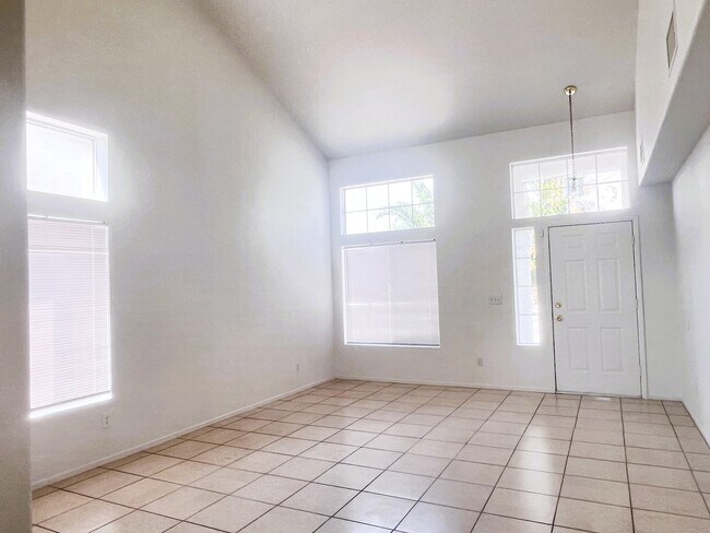 Building Photo - 4451 Sparkle Crest Ave