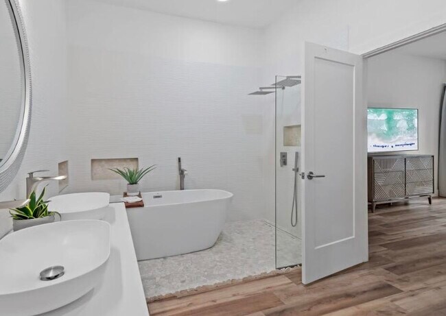 Building Photo - 24 Captiva Cir