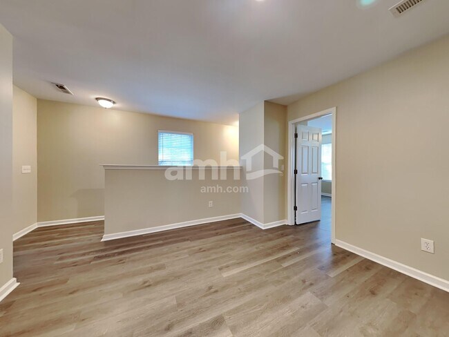 Building Photo - 103 Surlington Dr