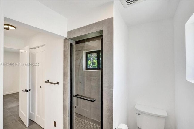 Building Photo - 3 bedroom in North Miami Beach FL 33160