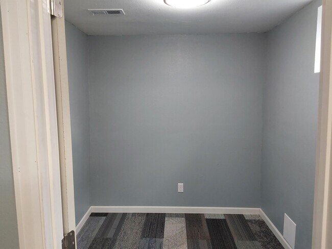 Building Photo - 2201 12th St