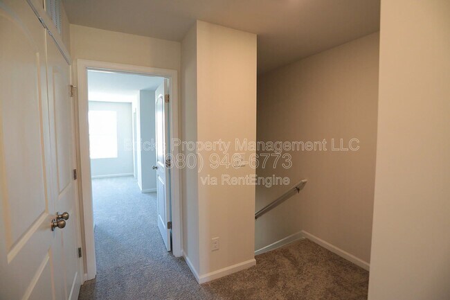 Building Photo - 230 Winston Ln