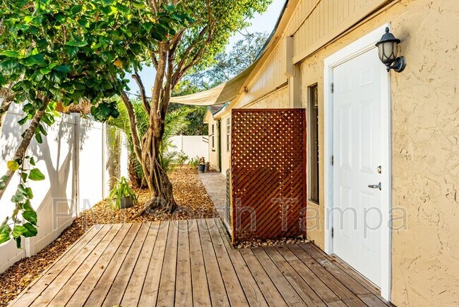 Building Photo - 3402 W Van Buren Dr