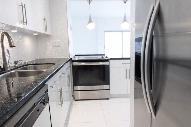 Building Photo - 880 NE 69th St