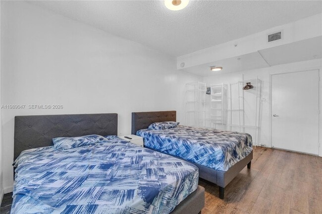 Building Photo - 185 SE 14th Terrace