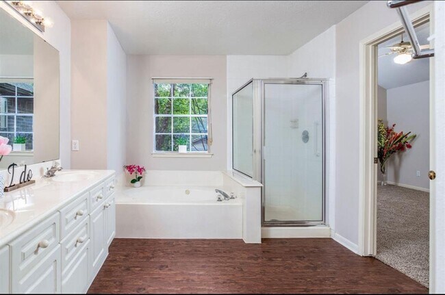 Building Photo - 134 Willowwood Cir