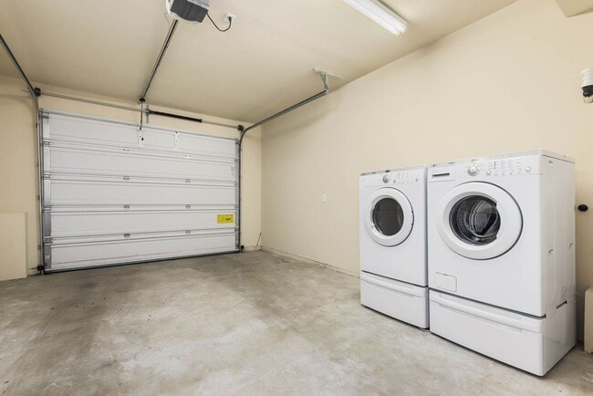 Building Photo - 1619 SW Barton St