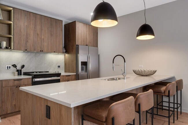 Building Photo - 1235 N Ashland Ave