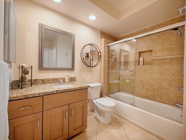 Building Photo - 127 Villa Ct