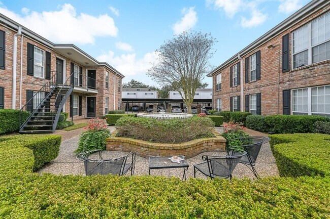Building Photo - 6402 Del Monte Dr