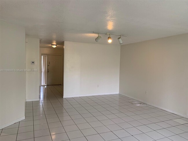 Building Photo - 9631 SW 138th Ave