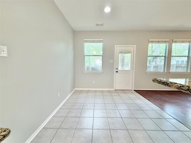 Building Photo - 23 Blue Creek Pl
