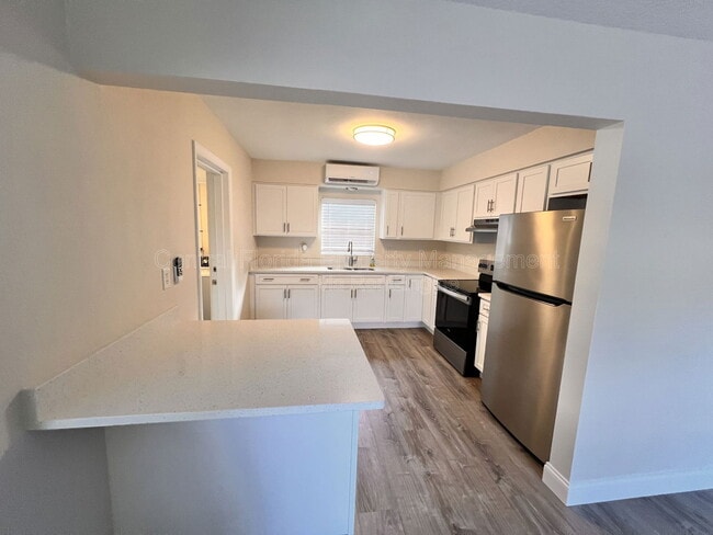 Building Photo - 2408 Formosa Ave