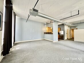 Building Photo - 1 Bed + Den Condo For Rent in the River Ma...