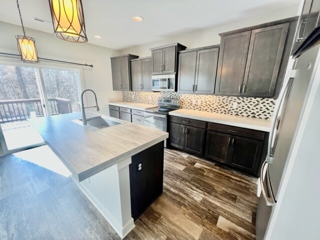 Building Photo - 613 Criterion Way