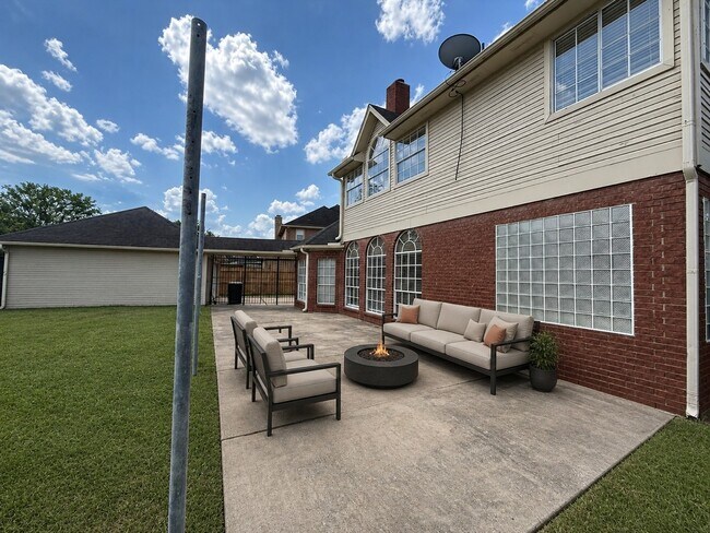 Building Photo - 3411 Ashfield Dr