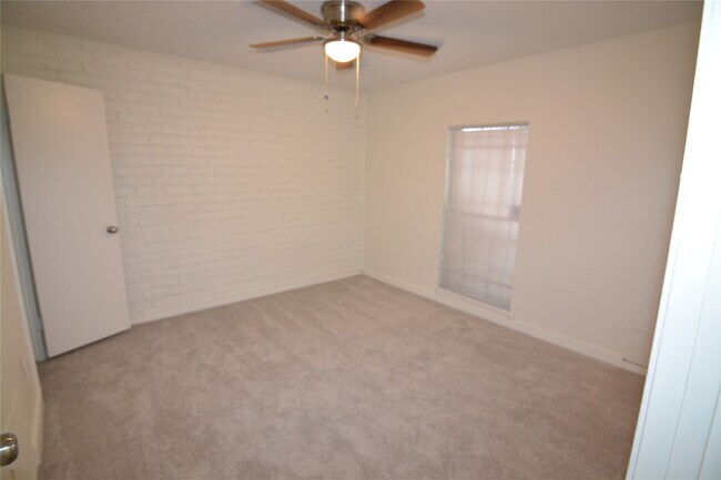 Building Photo - 7104 Jetty Ln
