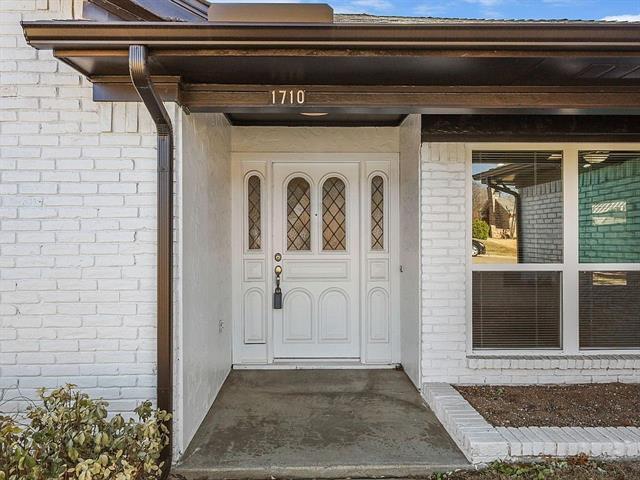 Building Photo - 1710 Hanover Dr