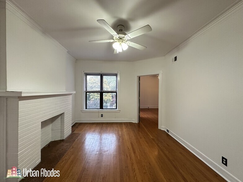 Building Photo - 3722 N Sheffield Ave