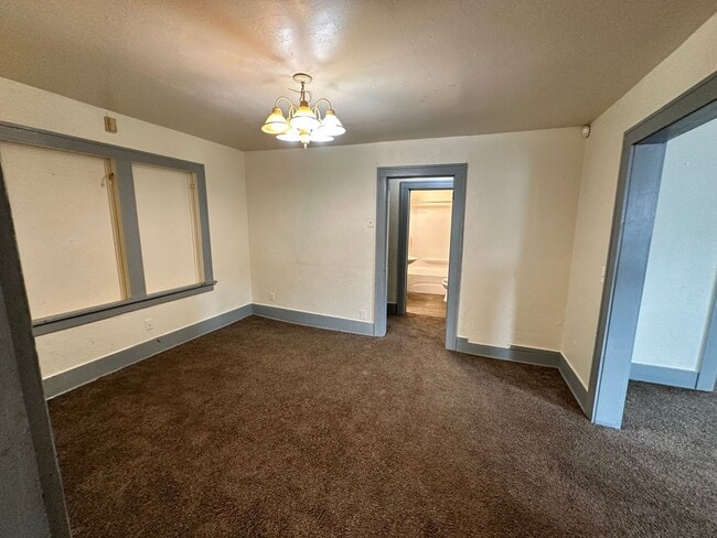 Building Photo - For Rent: Charming 2 Bed, 1 Bath Home in C...