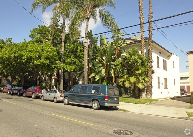 Building Photo - 1424-38 Gardner Street,