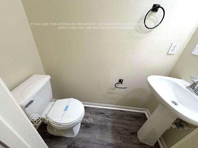 Building Photo - 4030 Falvel Shadow Creek Dr