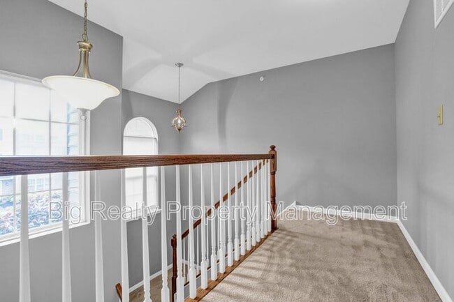 Building Photo - 2024 Morgan Hill Dr
