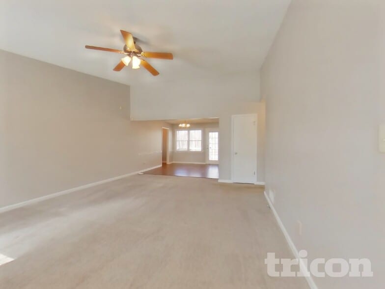 Building Photo - 449 Justins Crossing