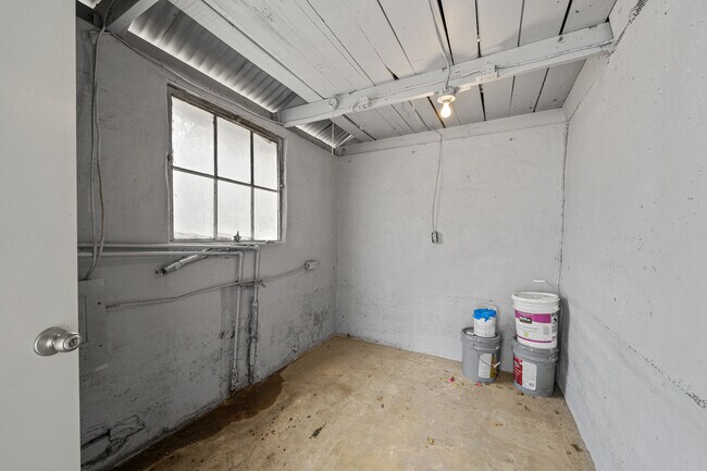 Building Photo - 3938 S Walters St