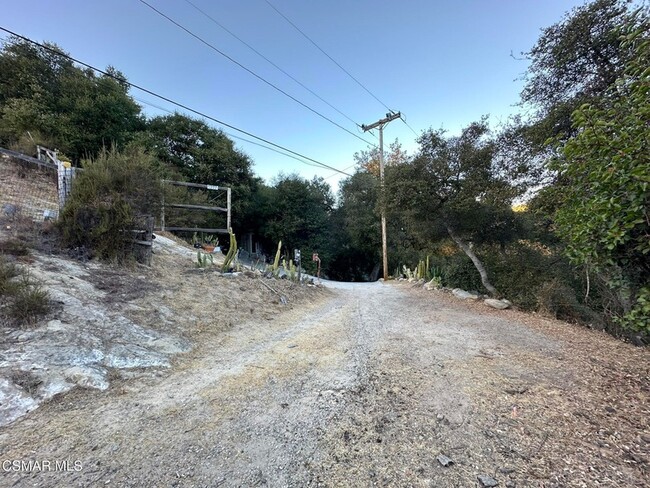 Building Photo - 1281 Old Topanga Canyon Rd