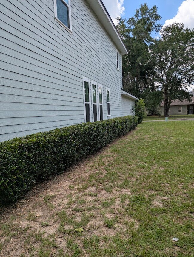 Building Photo - Townsend - 3 Bed 3 Bath Townhome