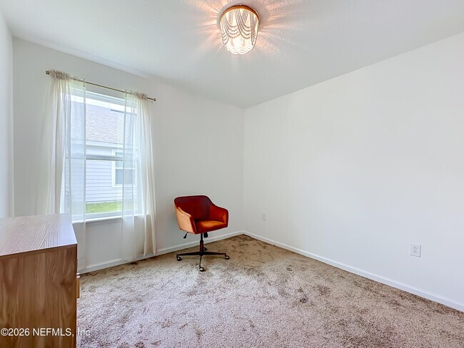 Building Photo - 826 Flach Dr