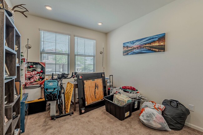 Building Photo - Modern Comfort Meets Smart Living in Vail!