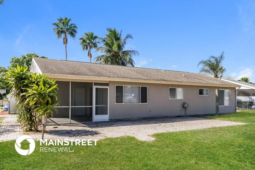 Building Photo - 353 SW Belmont Cir